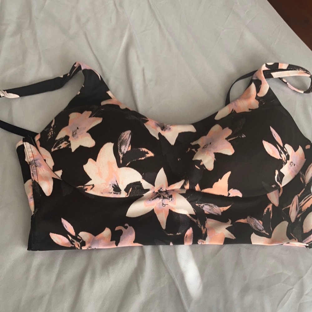 VS sports bra